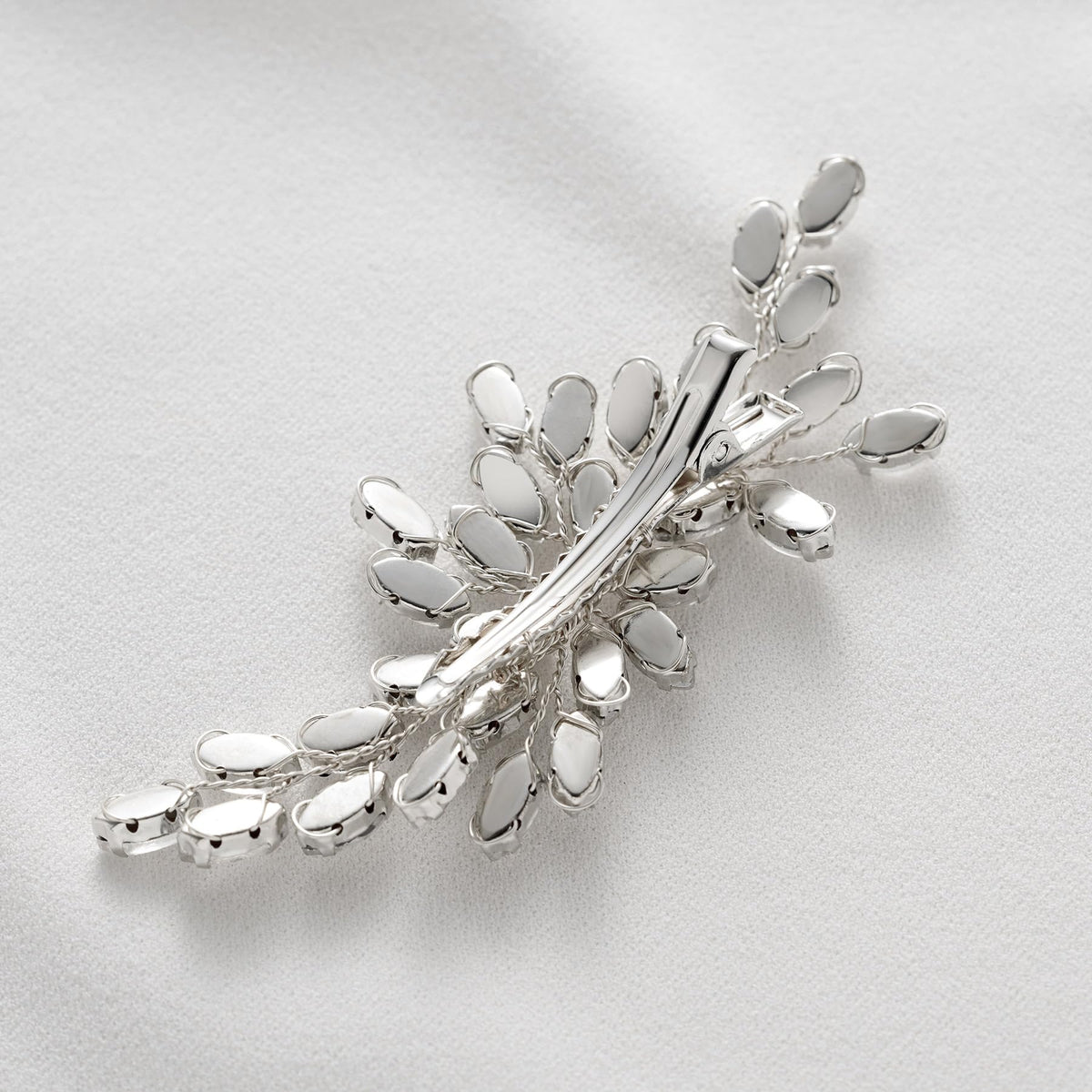 SWEETV gift-ready bride accessory arrives packaged for gifting to loved ones.