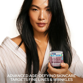 SWIZON Retinol Face Cream silky texture for a velvety, non-sticky finish.