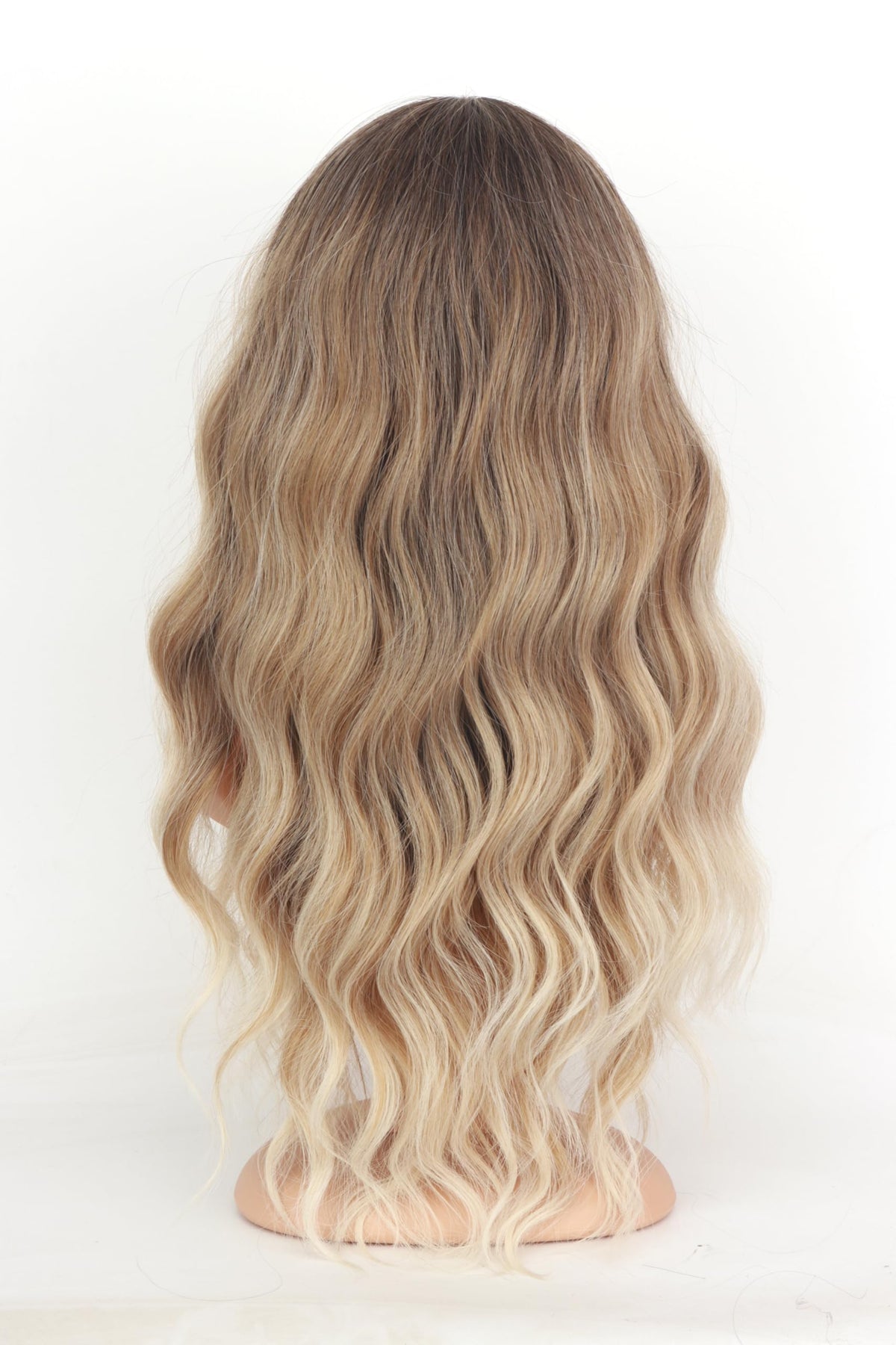SYMEIW adjustable breathable cap detail on ombre dirty blonde wig with bangs.