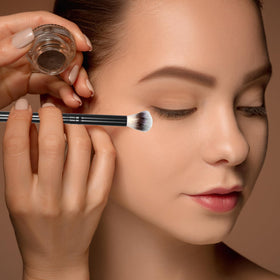 SynHHnergyx durable ABS handle built to last through daily lash care