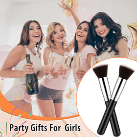 Tanlade concealer and eye-shadow brushes for precise blending