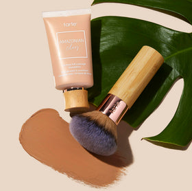 close-up of Amazonian clay benefits enhancing wear and hydration