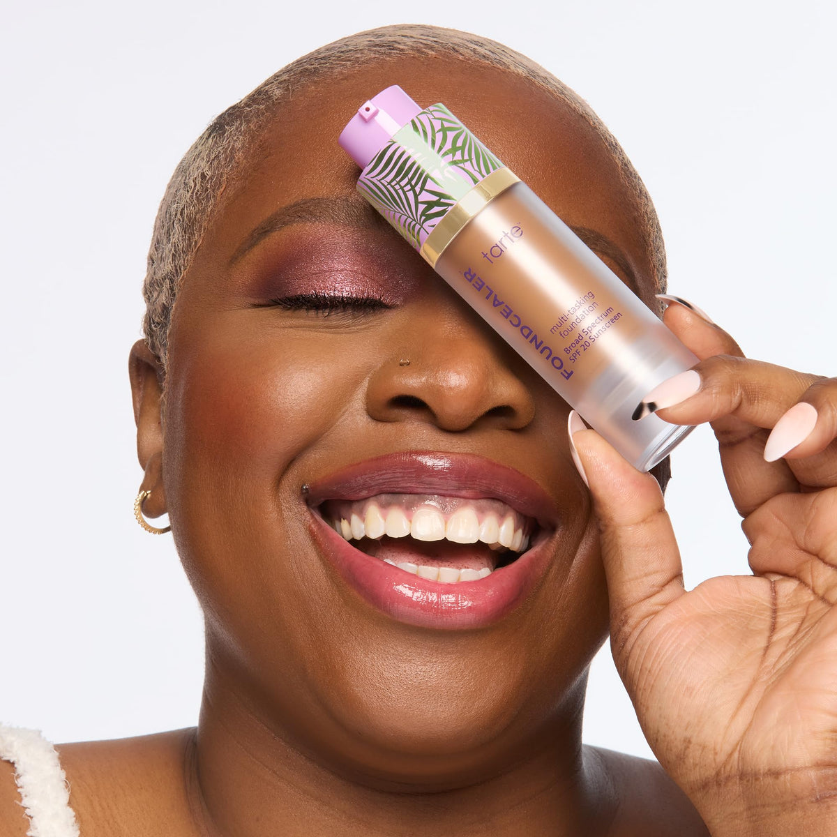 tarte babassu hydration boost visual emphasizes skin plumpness and moisture.