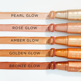 tarte Glow Tape Highlighter swatch reveals soft-focus, light-reflecting pigments.