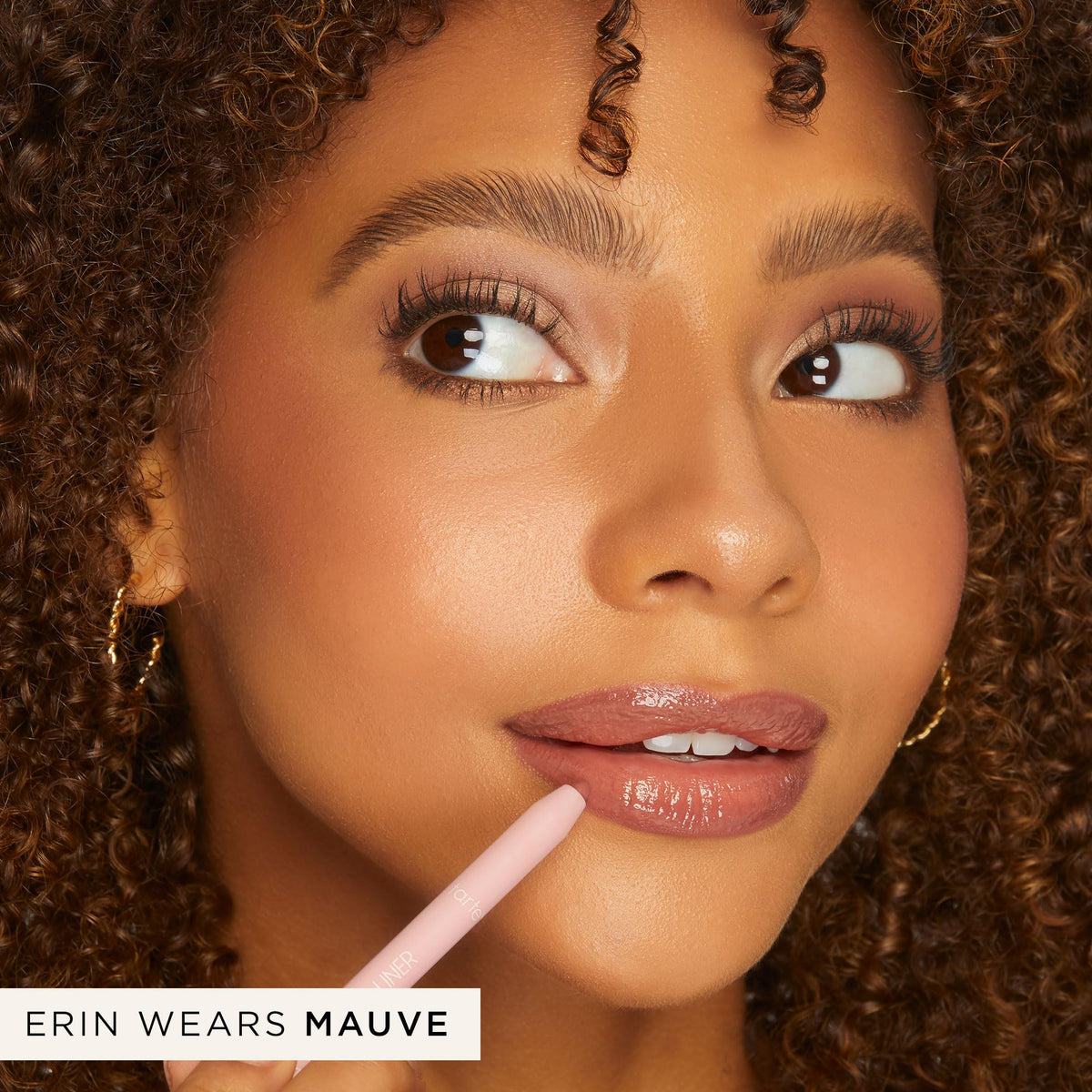 Tarte Maracuja Juicy Lip Liner hydrates with hyaluronic acid for fuller look.