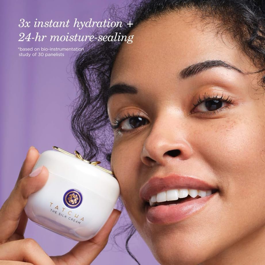 TATCHA Gift Set packaging emphasizes festive gifting and premium skincare.