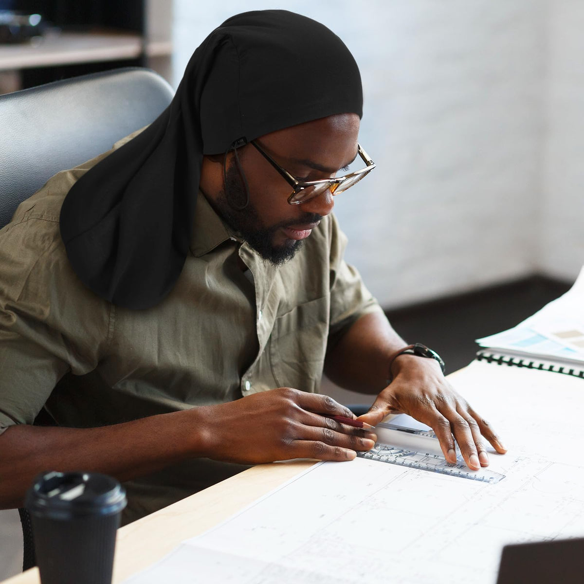 Tatuo unisex dreadcap in use during daily activities