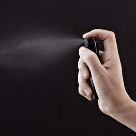 Tekson 8ml travel perfume atomizer green, lightweight aluminum body for durable use.