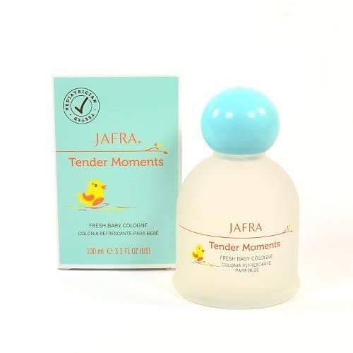 Tender Moments Baby Moment Green spray showcases long-lasting fragrance for everyday freshness.