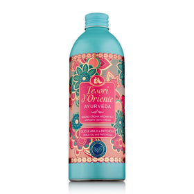 Tesori d’Oriente bubble bath bottle ready for a relaxing soak.