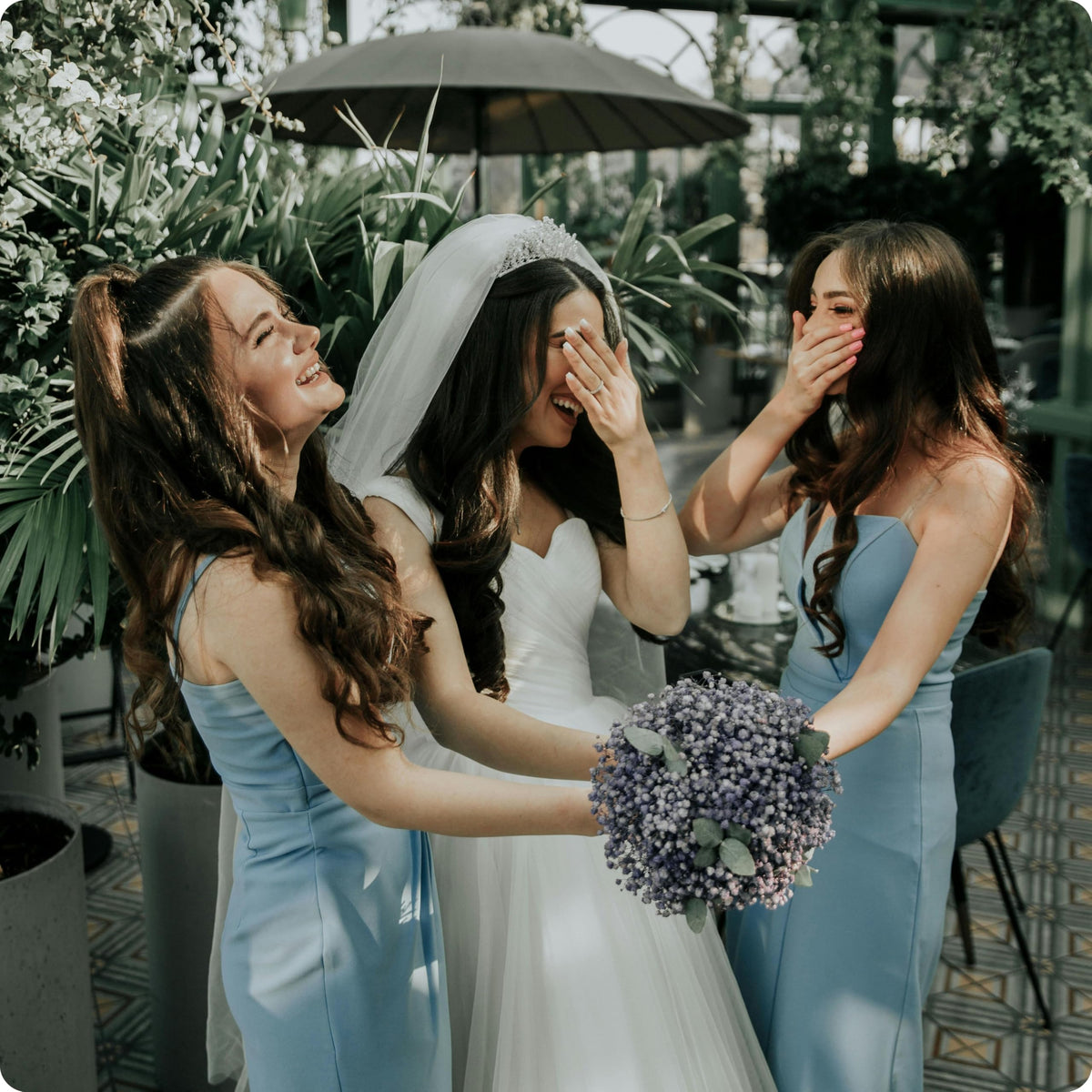 Tethzeng wedding-day accessories set for stylish group photos
