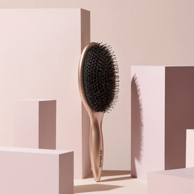 The Hair Edit Finish & Shine works on dry hair for best results.