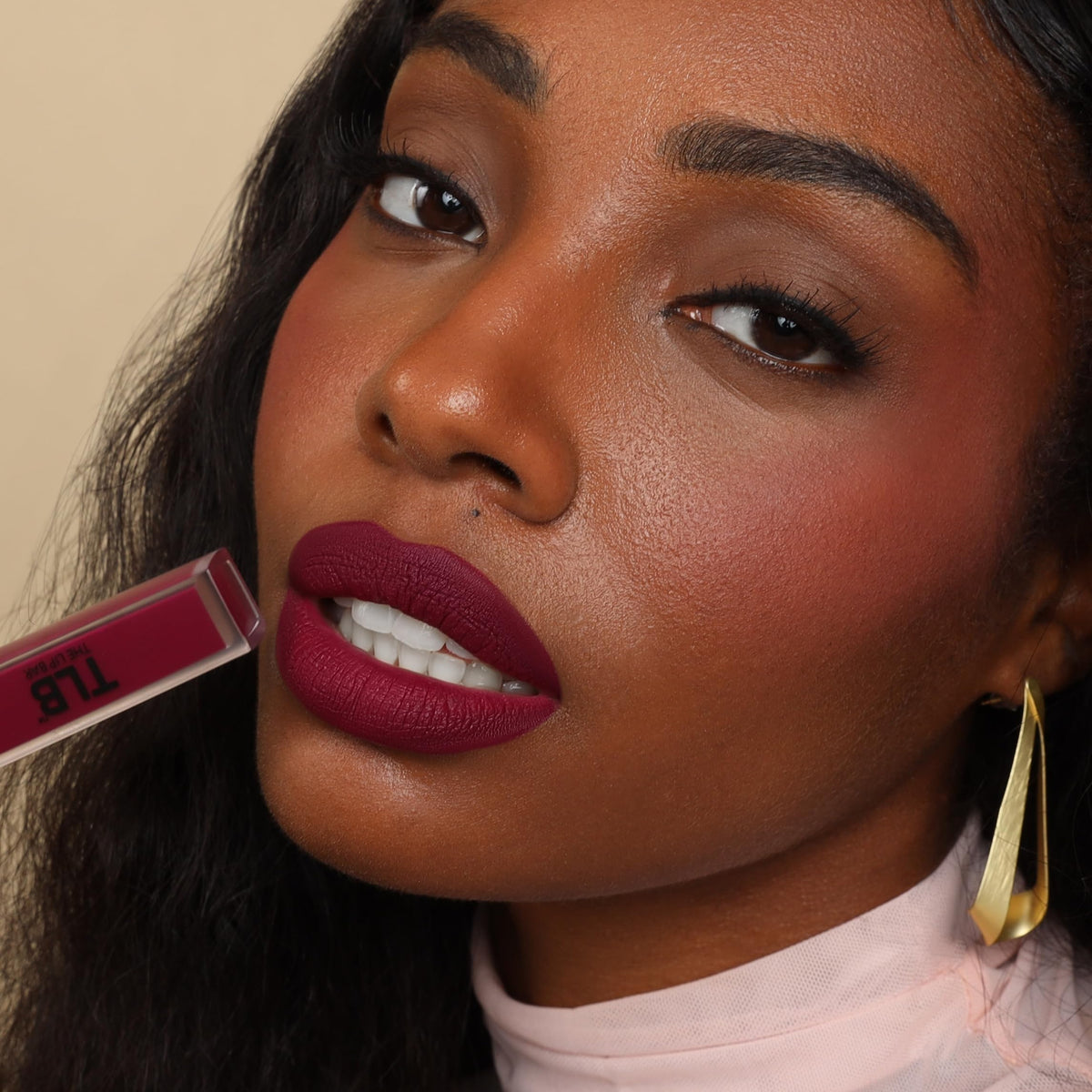 The Lip Bar Juicy Pout duo prepares lips for smooth, even color.