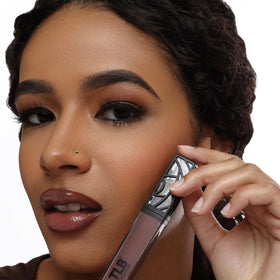 Packaging box and branding reflect vegan and cruelty-free lip color.