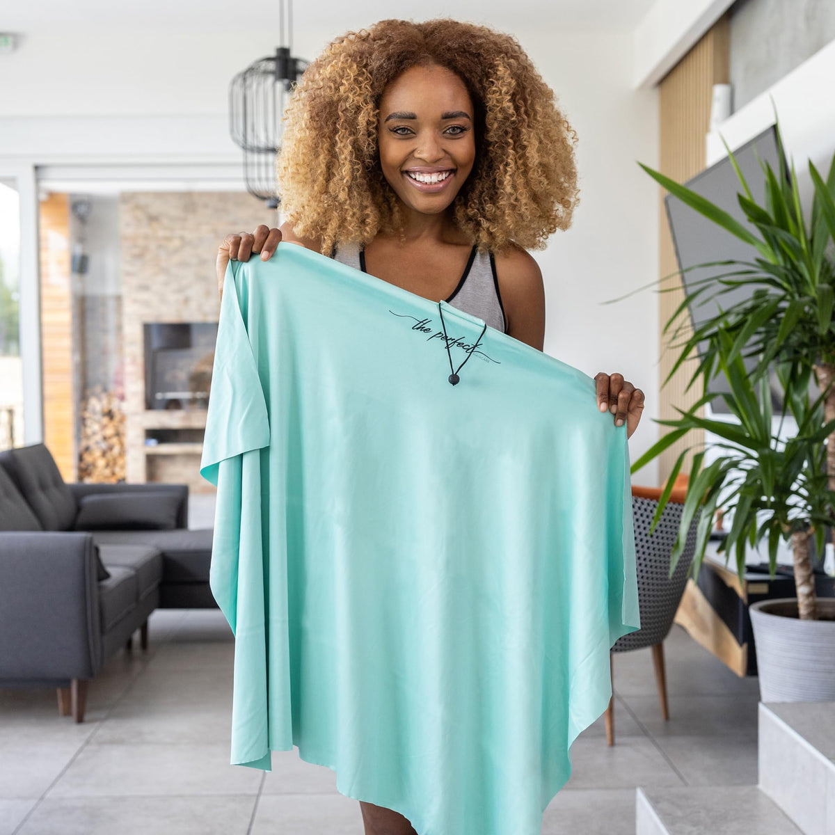 The Perfect Haircare wrap works for straight hair with secure clip