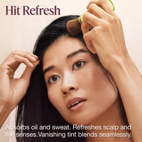 The Rootist powder uses magnesium carbonate to absorb oil and sweat.