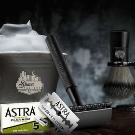 The Shave Factory Astra Platinum 300-count pack inner view showing blade access.