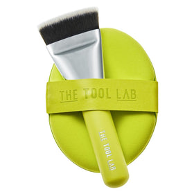 THE TOOL LAB Aqua Fitting Duo puff for water-activated dewy finish