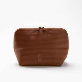 The Verti pocket layout illustrates customizable organization for daily routines.