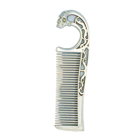 The Vintage Grooming Co dual-sided design offers fine and wide teeth for versatility