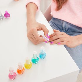 Three Cheers for Girls Bright Nail Polish Set Friday Fizz Blue, shimmering blue for party-worthy vibes