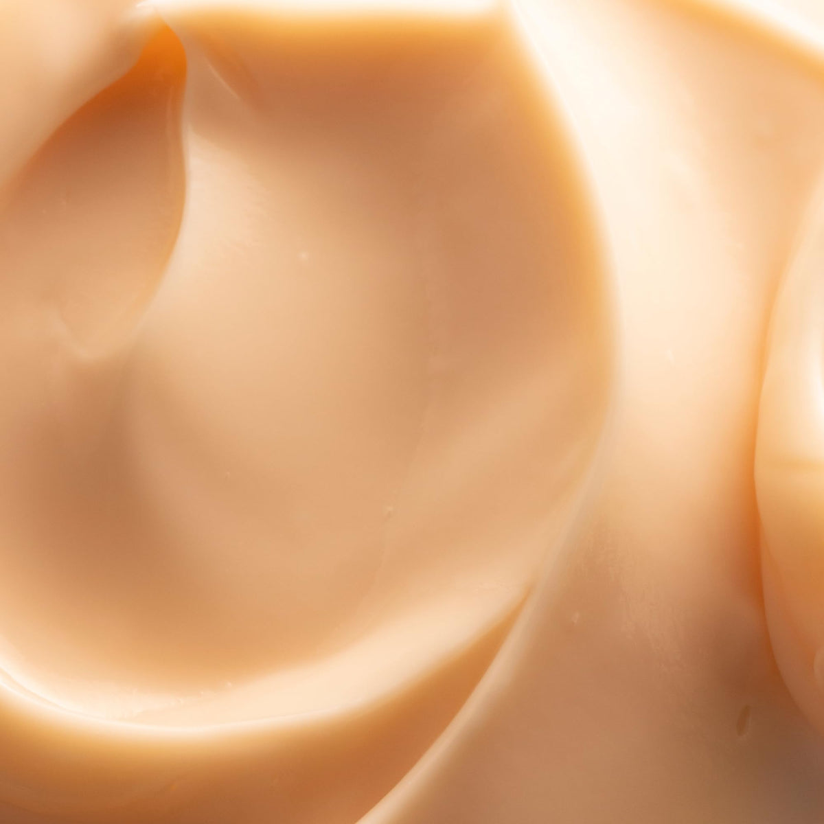 Three Ships Dream texture swatch reveals buttery cream ideal for smoothing.