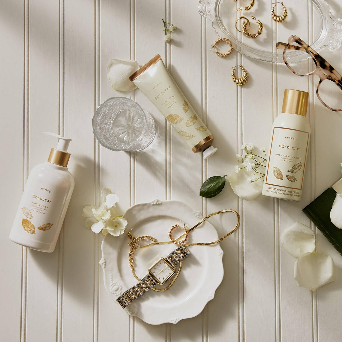 Foaming lather reveals rich hydration from Thymes Goldleaf body wash.