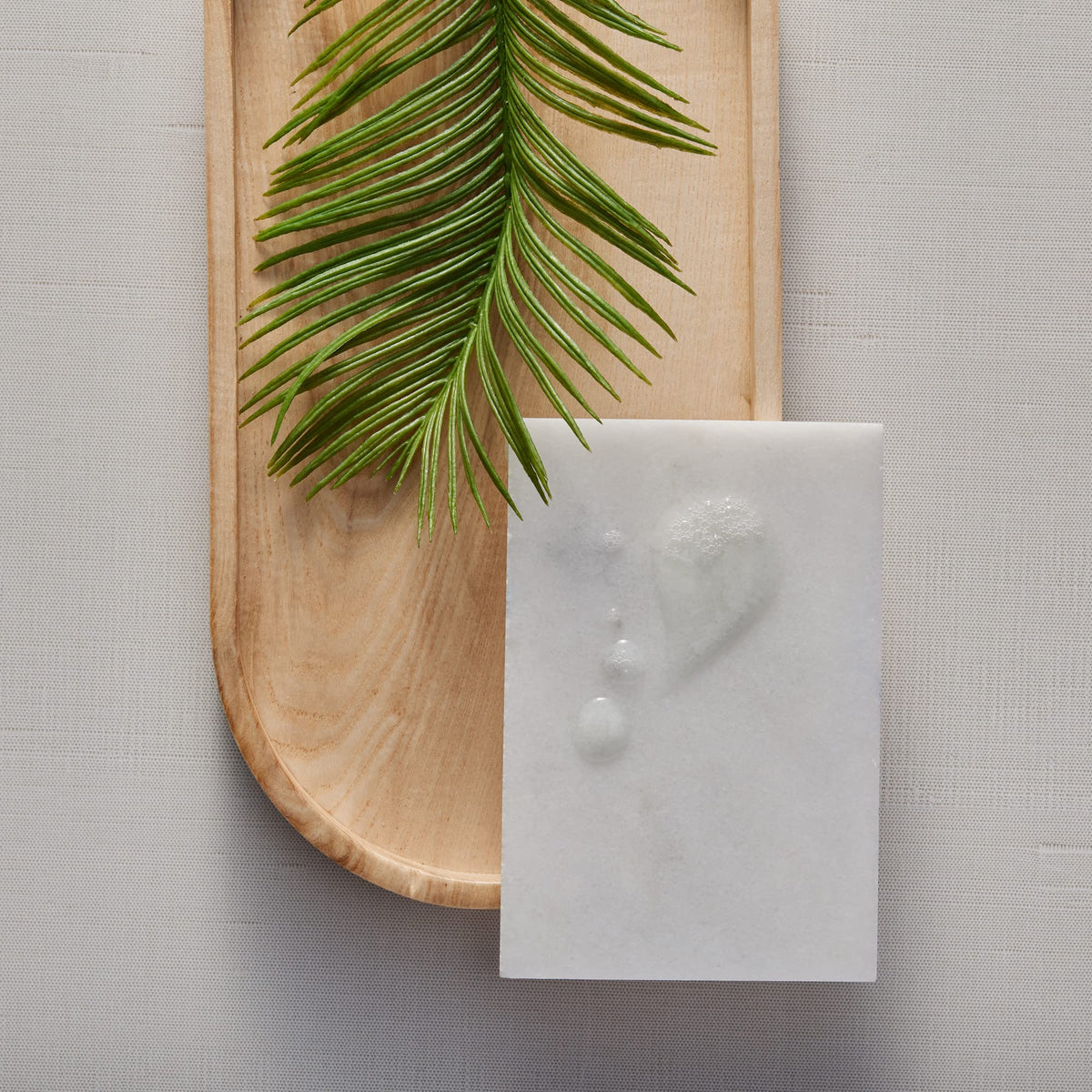 Thymes Hand Wash fragrance-notes reveals vibrant mandarin, coriander, and grapefruit notes