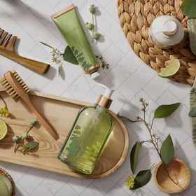 Thymes Moisturizing Body Wash ingredients spotlight on jojoba oil and aloe.