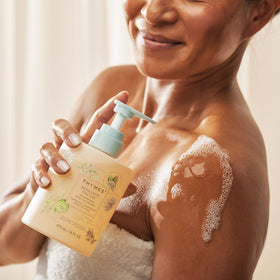 Thymes Nourishing Body Cleanser niacinamide supports refreshed-looking skin.