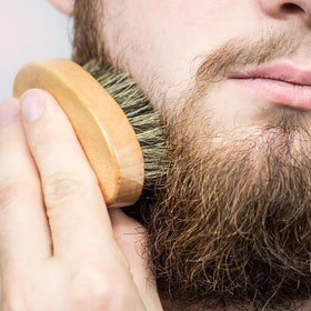 TIENQI double-sided brush smooths and softens facial hair with control.