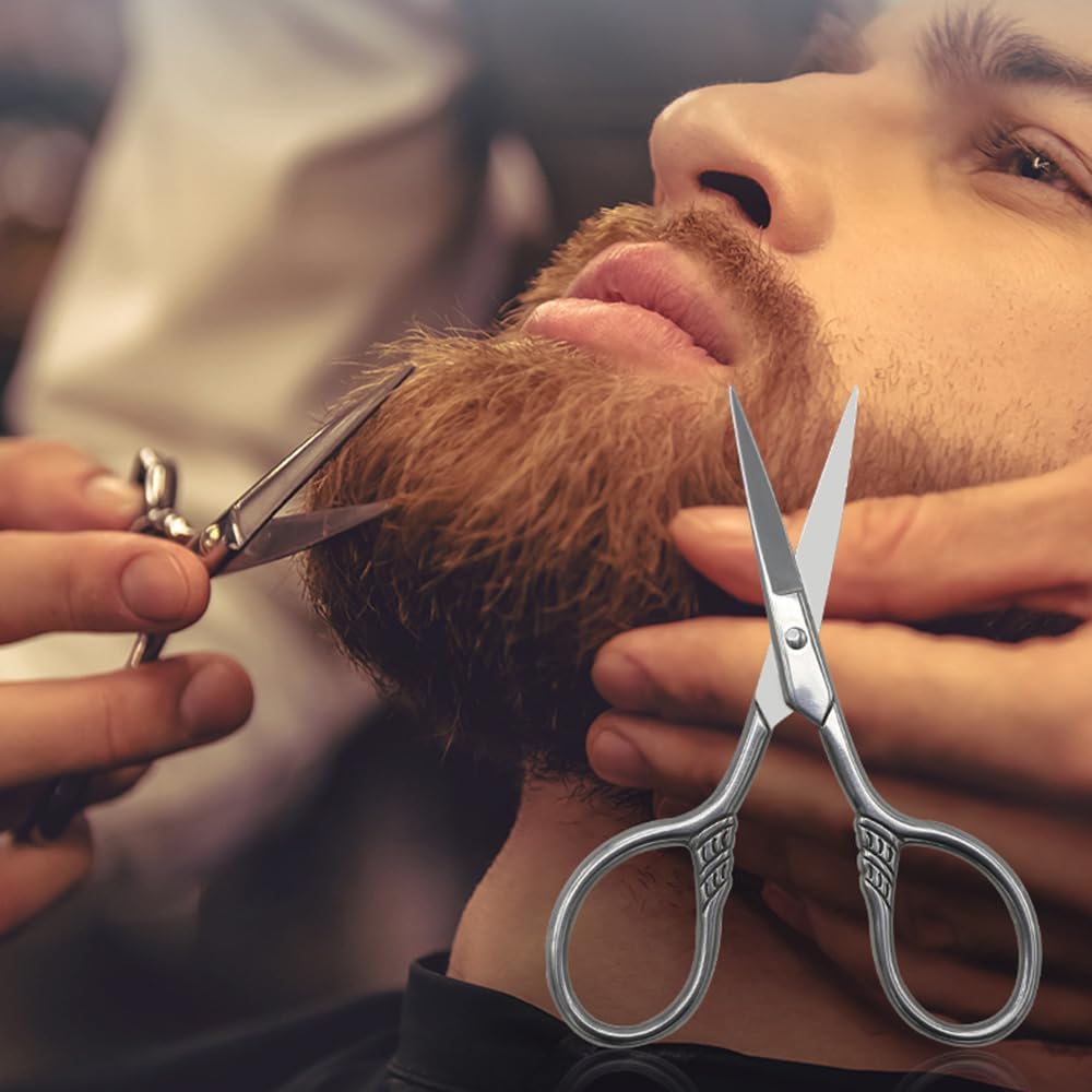 TIENQI natural wood handle enhances grip and comfort during grooming.
