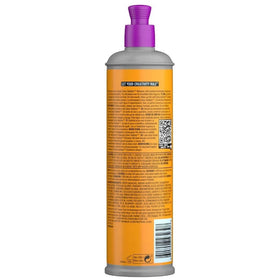 TIGI Colour Goddess Shampoo lather demonstrates nourishing oils for colour protection and vibrant hair.
