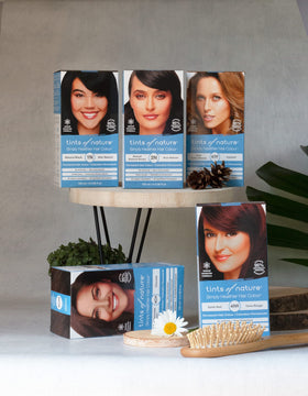 Tints of Nature 4N packaging highlights ammonia-free formulation for gentle home dyeing.