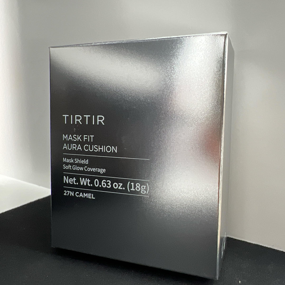 Graphic of Double Glow System and high-gloss film former delivering lasting radiance