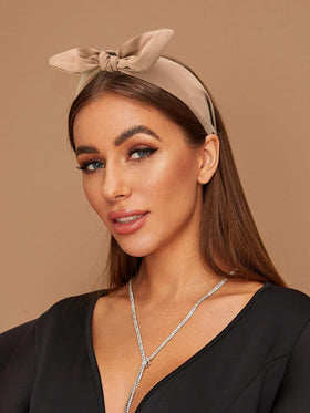 TOBATOBA elastic wide-band bow headband provides comfortable all-day wear.