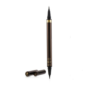 Tom Ford Eye Defining Pen dual-ended design for precise wings and soft definition.