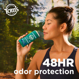 Smooth glide application helps you feel fresh with no visible residue.