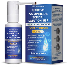 Tomum men's minoxidil spray bottle close-up showing non-greasy feel