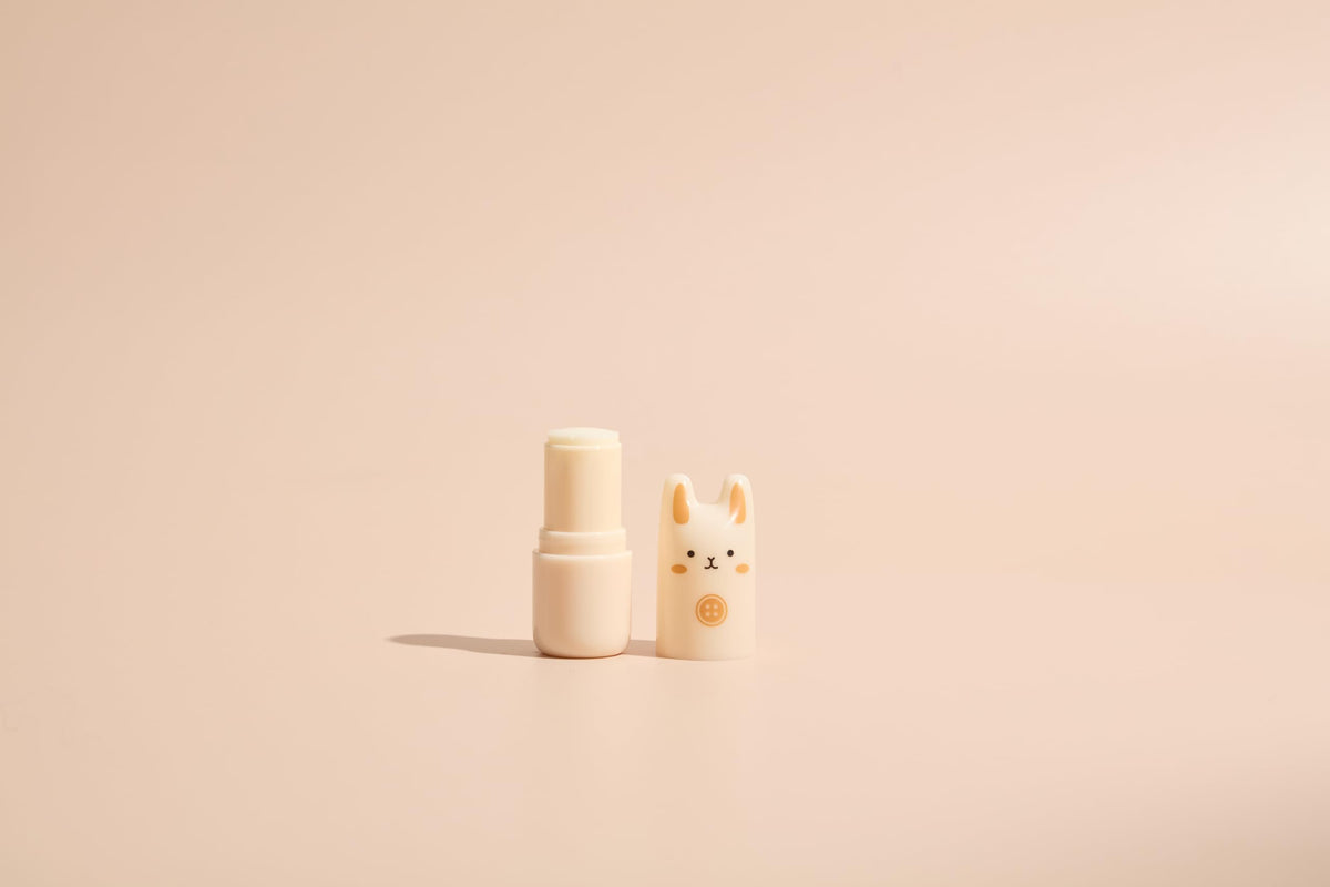 TONYMOLY Bebe Bunny pocket bar application on wrist demonstrates quick scent boost.