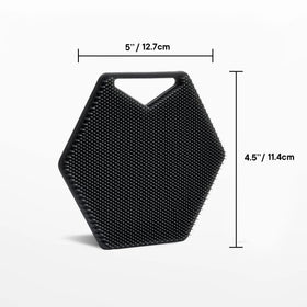 TOOLETRIES Body Scrubber with body wash application demonstrates easy lathering.