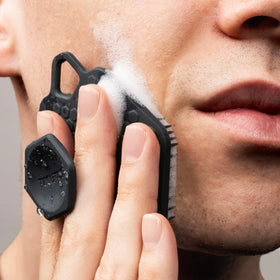 TOOLETRIES Men’s Face Scrubber 2.0 long-bristles close-up for deeper exfoliation