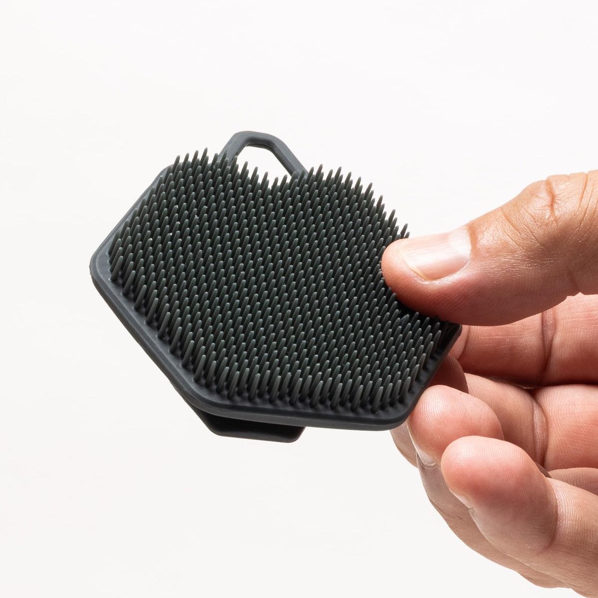 TOOLETRIES Men’s Face Scrubber 2.0 silicone material close-up showing gentle cleansing