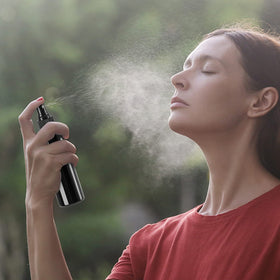 Refillable TOPZEA sprayers support reuse for beauty, cleaning, and essential oil uses.