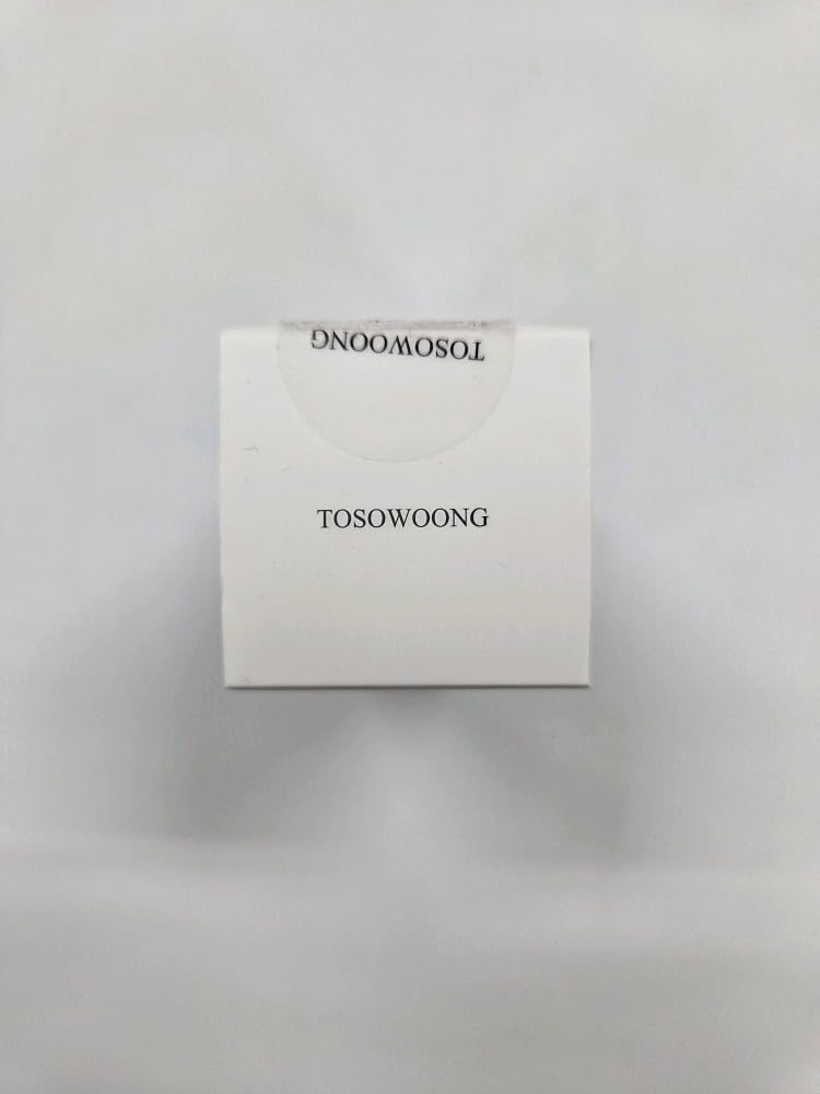 TOSOWOONG Skin texture close-up after serum, appearing smoother