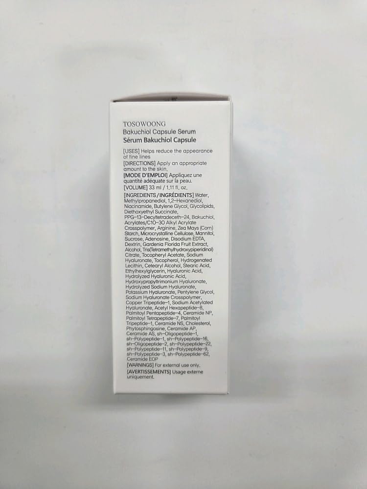 TOSOWOONG Vitamin-E capsule burst illustrating antioxidant delivery at application