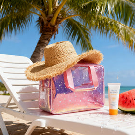 TotePrint large-capacity makeup bag keeps cosmetics, jewelry and essentials neatly.