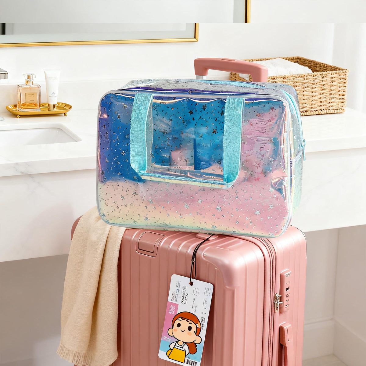 TotePrint secure zipper closure keeps belongings safe during transit.