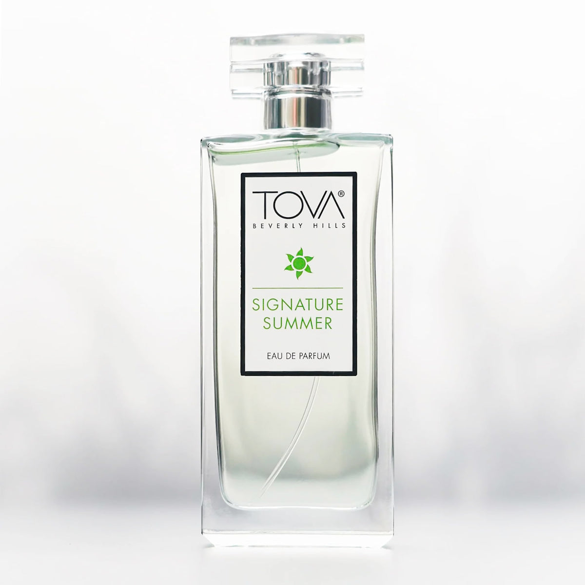 Base notes of sandalwood, cedarwood, and musk add lasting warmth