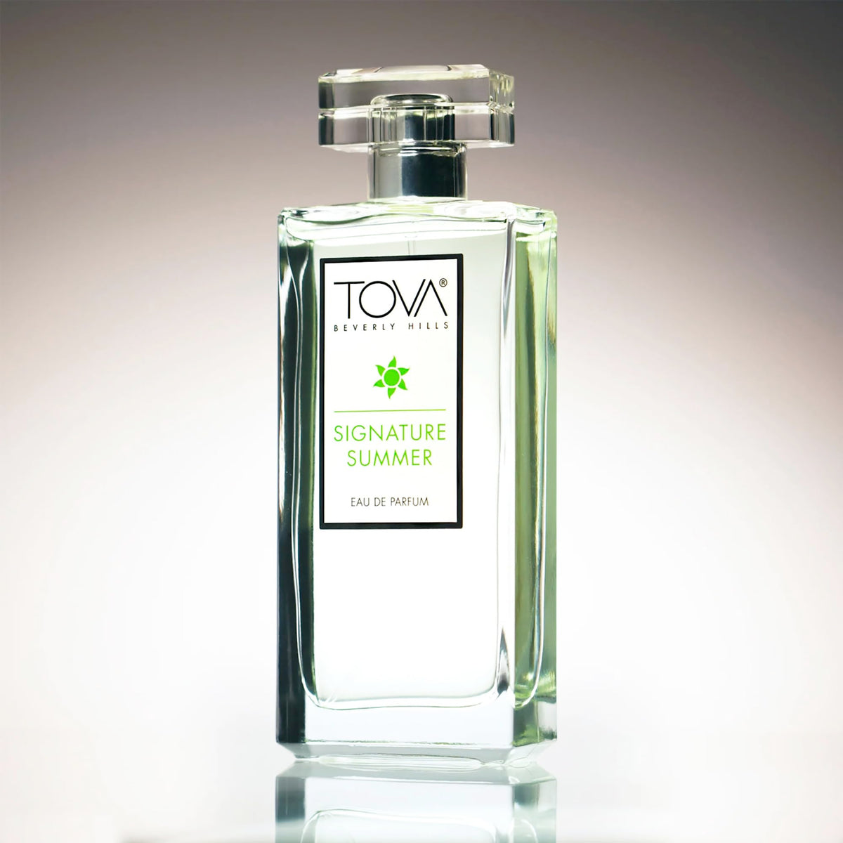 Top notes of bergamot and jasmine in Tova Signature Summer create brightness